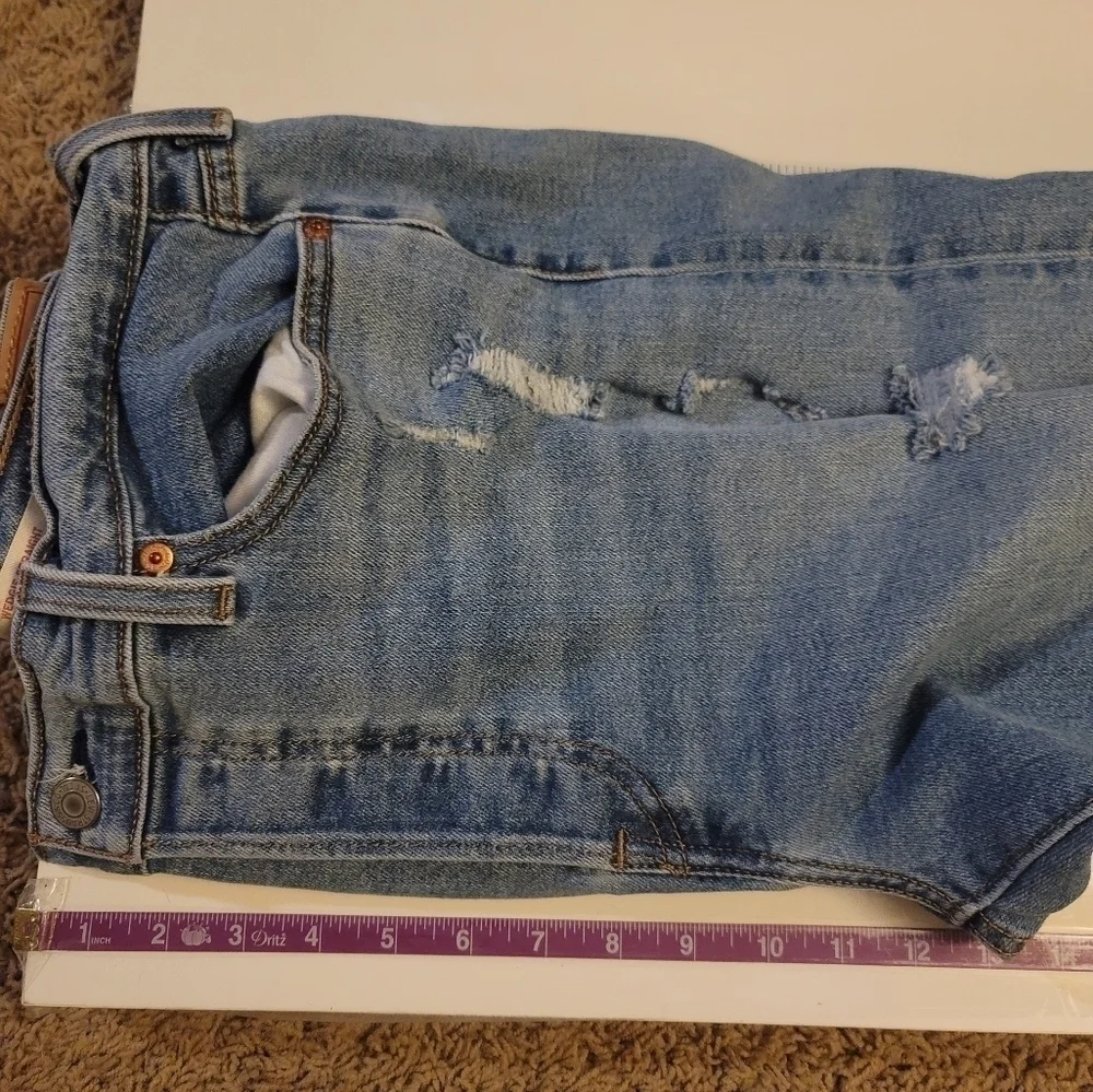 LEVI'S WEDGIE STRAIGHT FRAYED HEM BUTTON FRONT JEANS, SZ 32